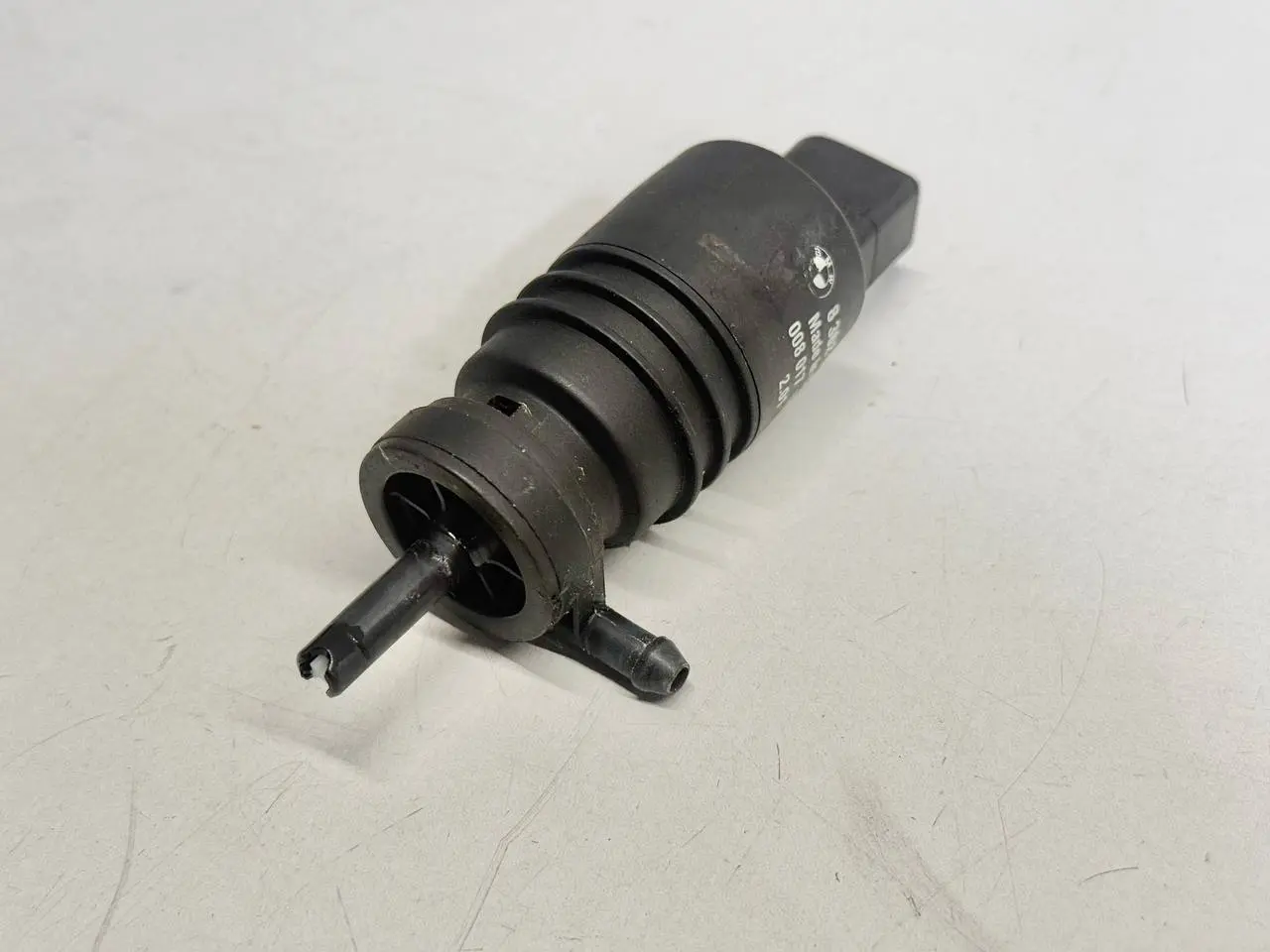 Wischwasserpumpe Scheibenreinigungspumpe BMW 320I E46 AV11 Limo 2004 8362154